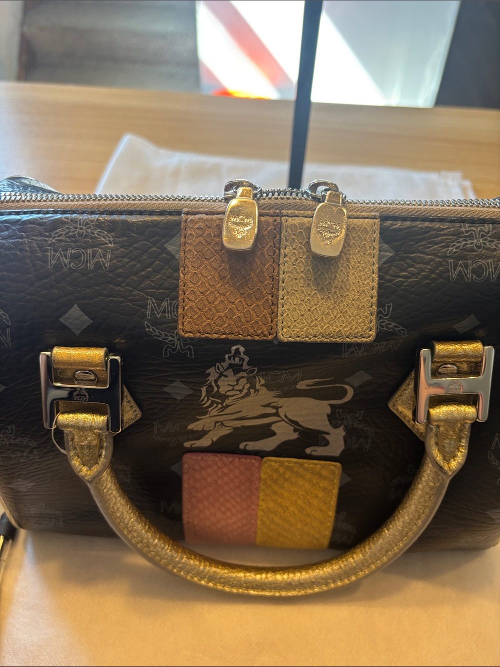 Mcm Limited Lion size 25 suede inside gorgeous - Picture 17 of 17